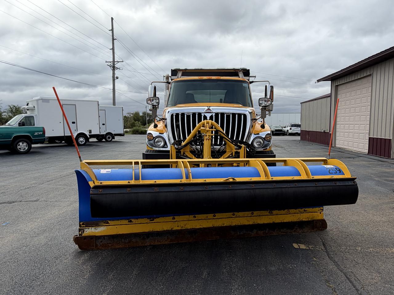 International 7400  2013