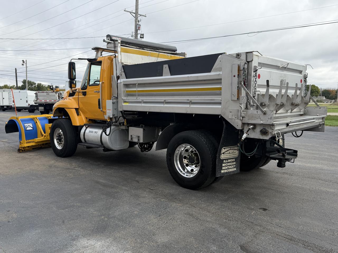 International 7400  2013