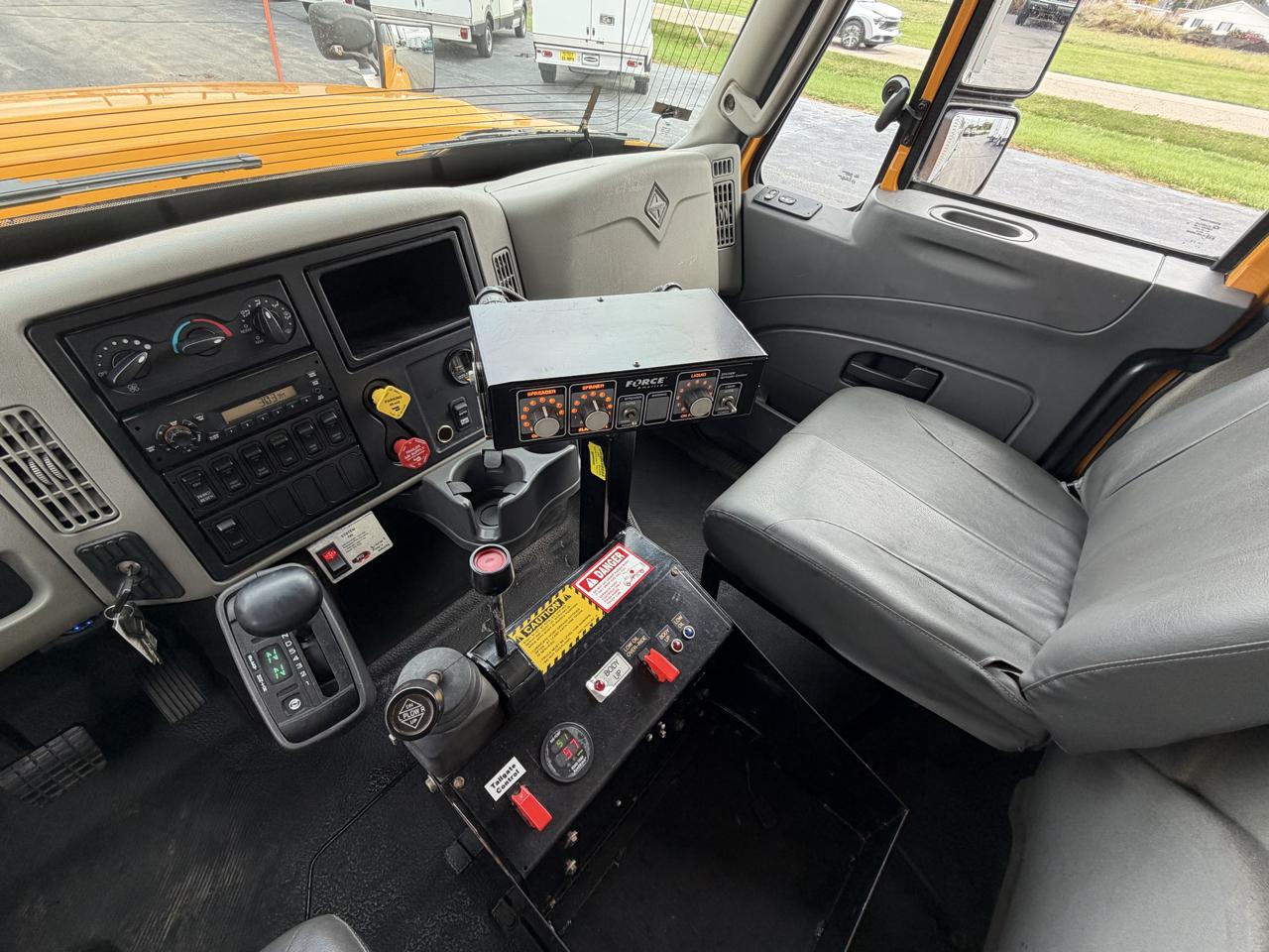 International 7400  2013