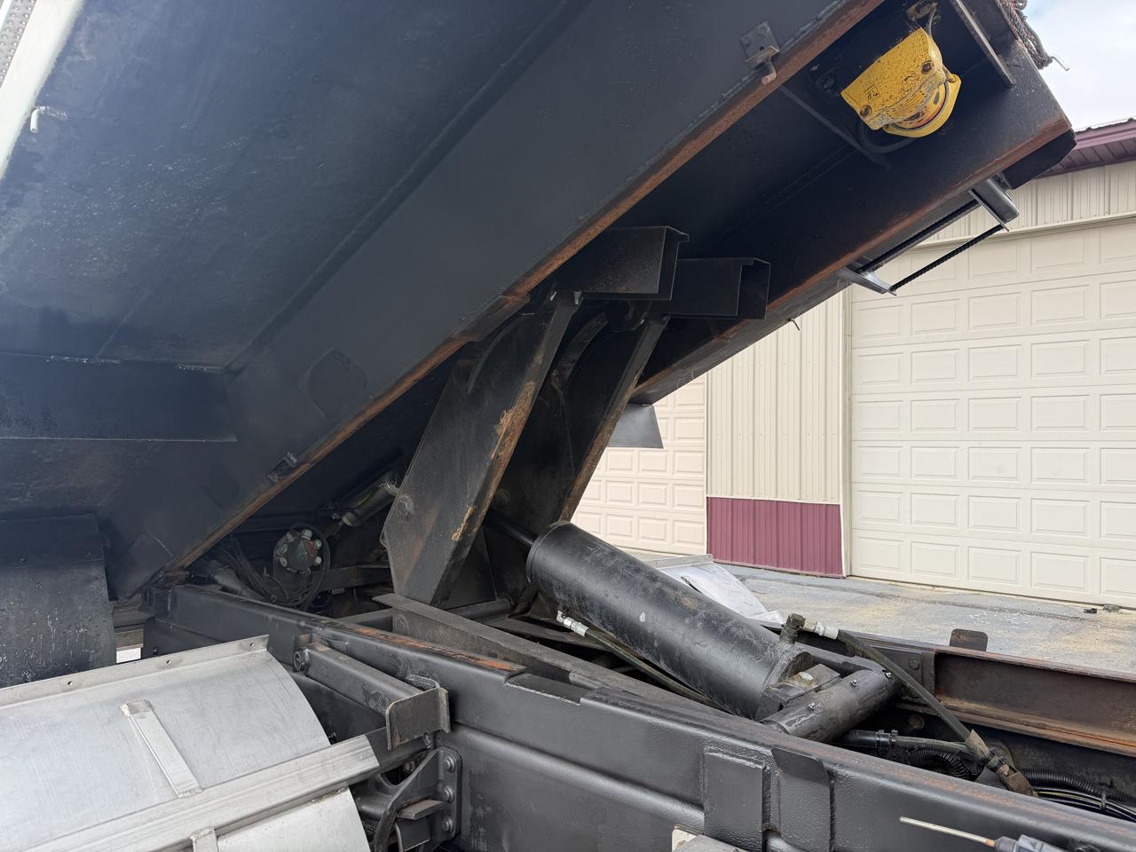 International 7400  2013