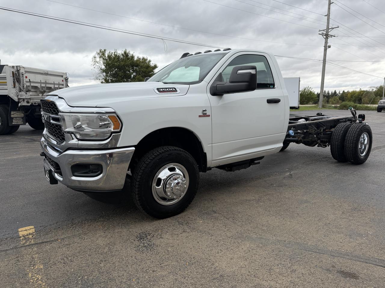 RAM 3500 Regular Cab 4WD DRW 2023