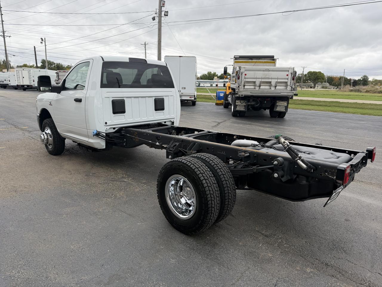 RAM 3500 Regular Cab 4WD DRW 2023