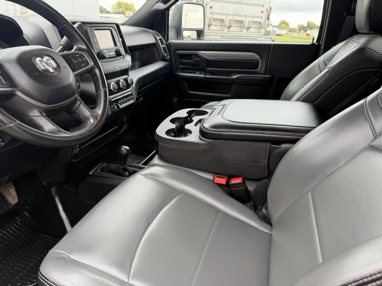 RAM 3500 Regular Cab 4WD DRW 2023