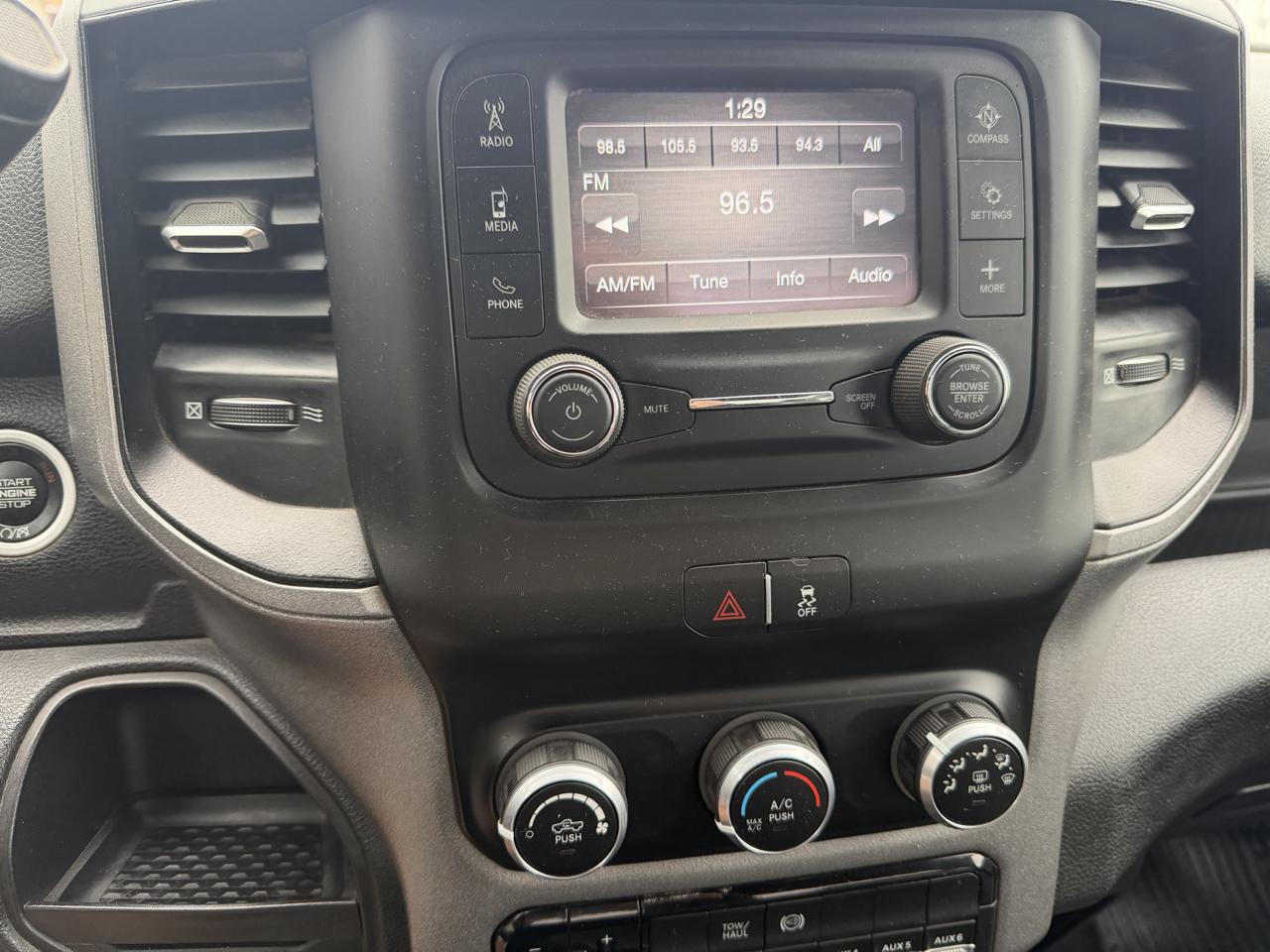 RAM 3500 Regular Cab 4WD DRW 2023
