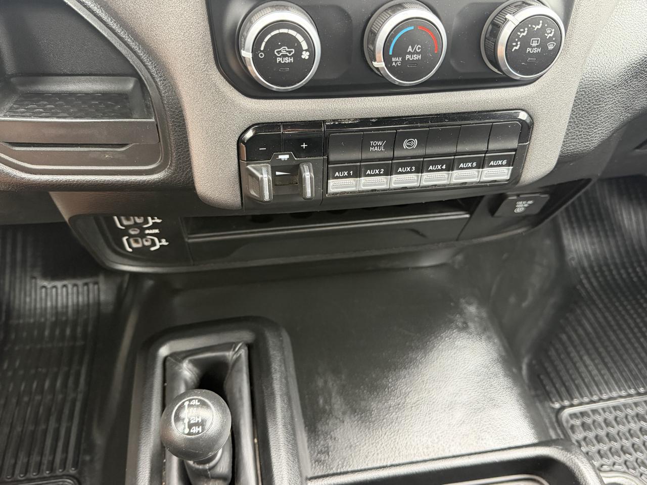 RAM 3500 Regular Cab 4WD DRW 2023