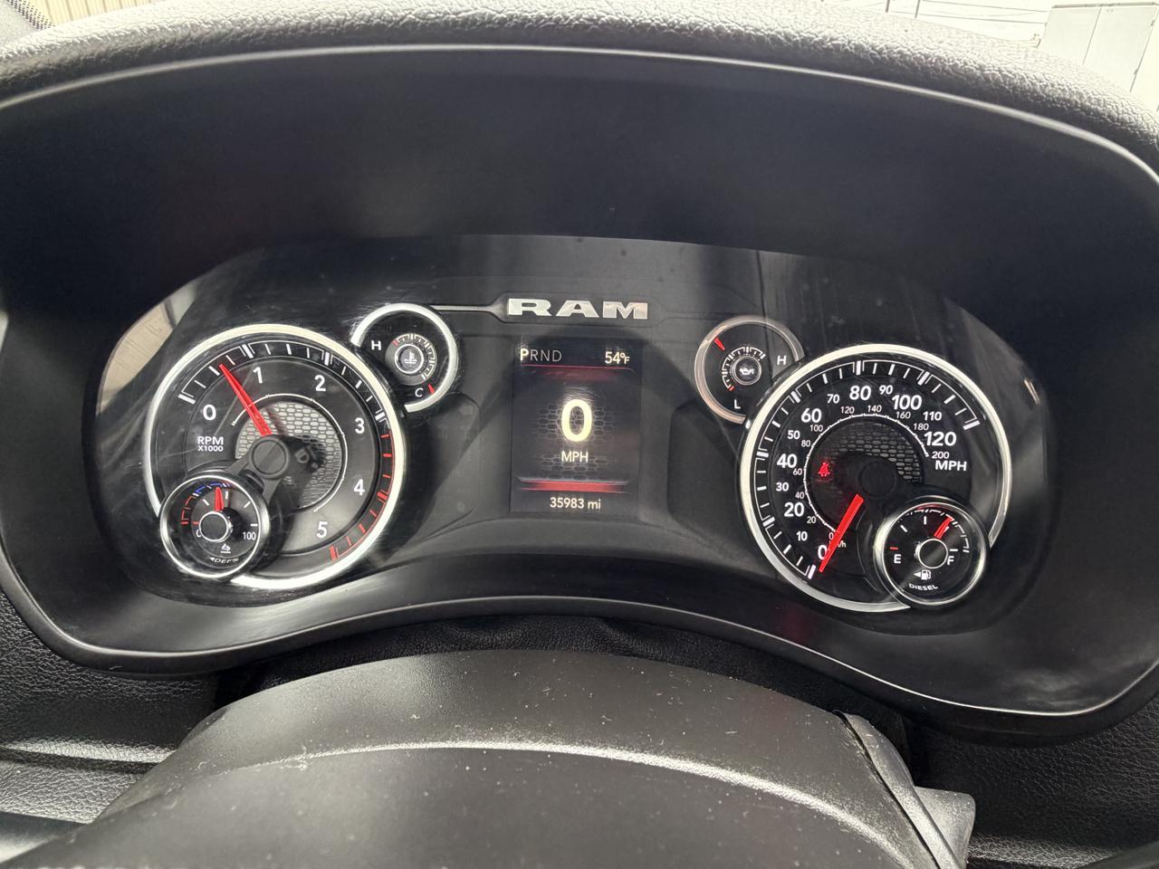 RAM 3500 Regular Cab 4WD DRW 2023