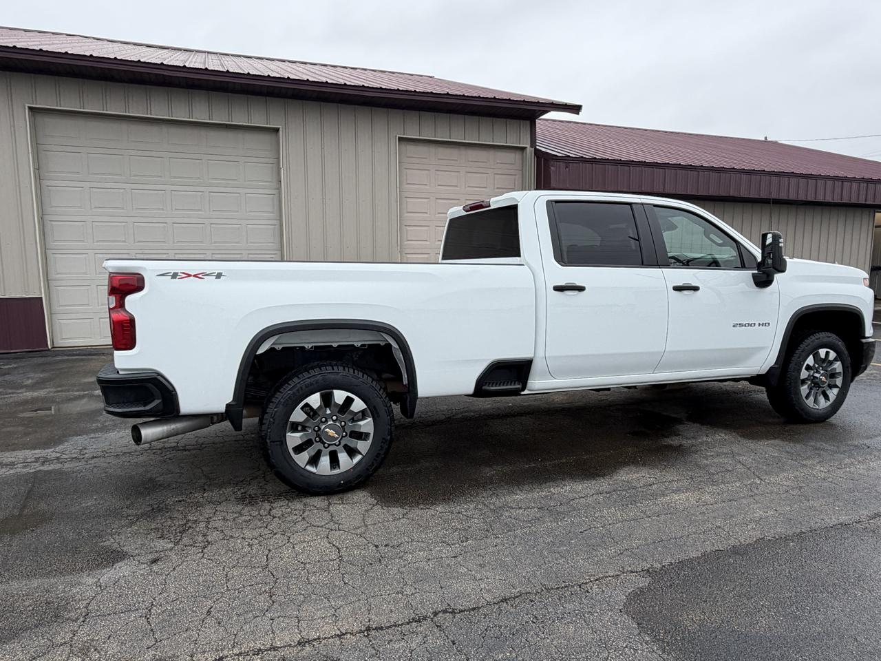 Chevrolet Silverado 2500HD 4WD Crew Cab 172" LT 2025