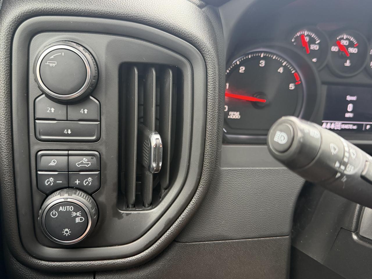 Chevrolet Silverado 2500HD 4WD Crew Cab 172" LT 2025
