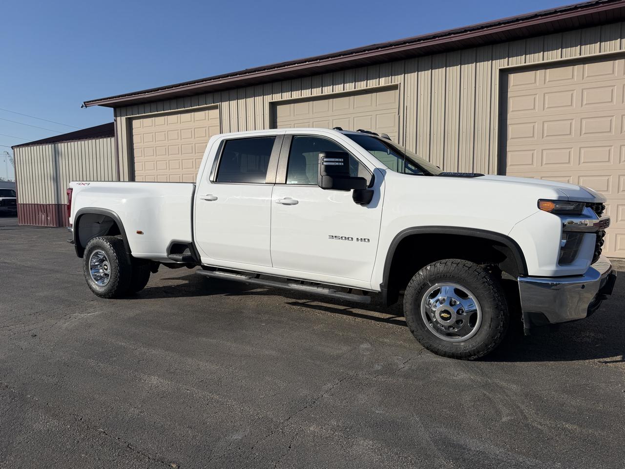 2022 Chevrolet Silverado 3500HD LT Crew Cab 4WD