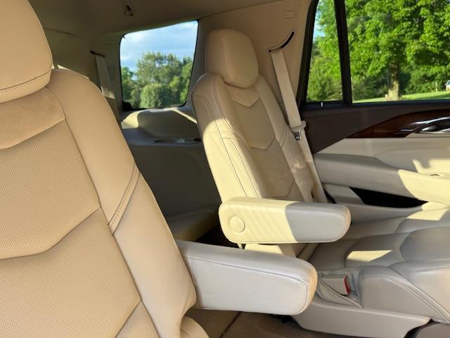 Cadillac Escalade Premium 4WD 2016