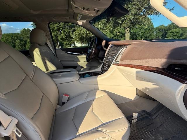 Cadillac Escalade Premium 4WD 2016