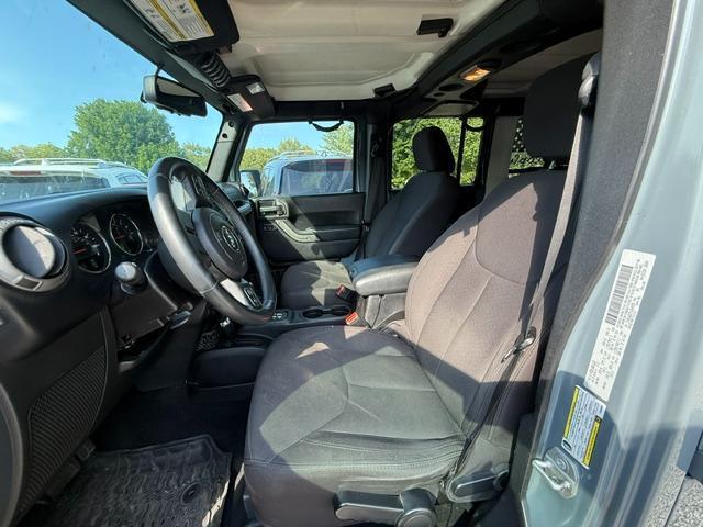 Jeep Wrangler Unlimited Sport 4WD 2015