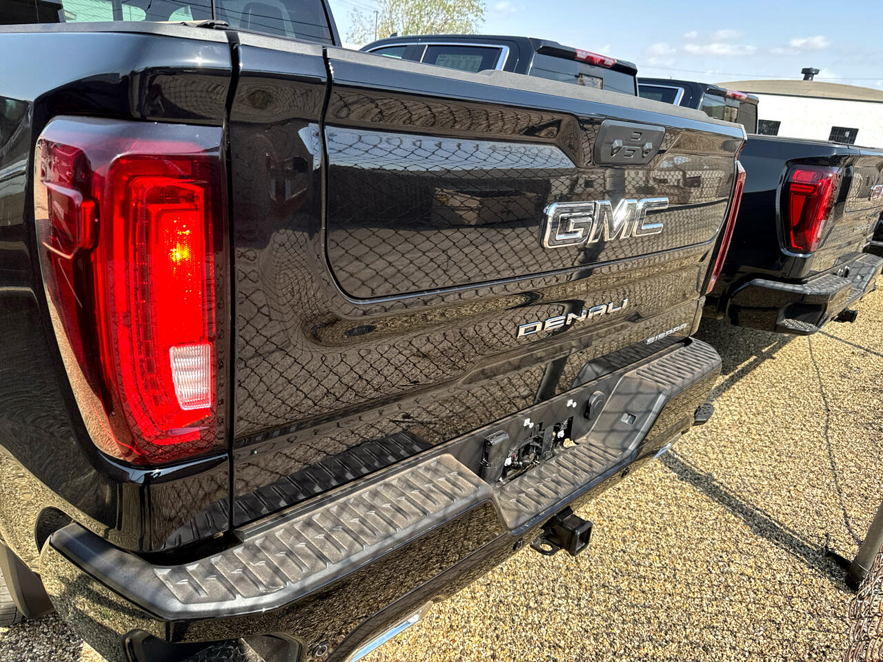 GMC Sierra 1500 Denali Ultimate Crew Cab 4WD 2025 GMC Sierra 1500 Denali Ultimate Crew Cab 4WD 2025