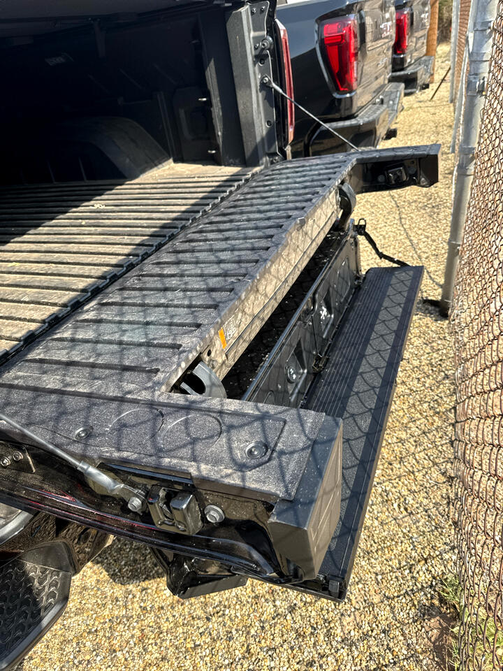 GMC Sierra 1500 Denali Ultimate Crew Cab 4WD 2025 GMC Sierra 1500 Denali Ultimate Crew Cab 4WD 2025