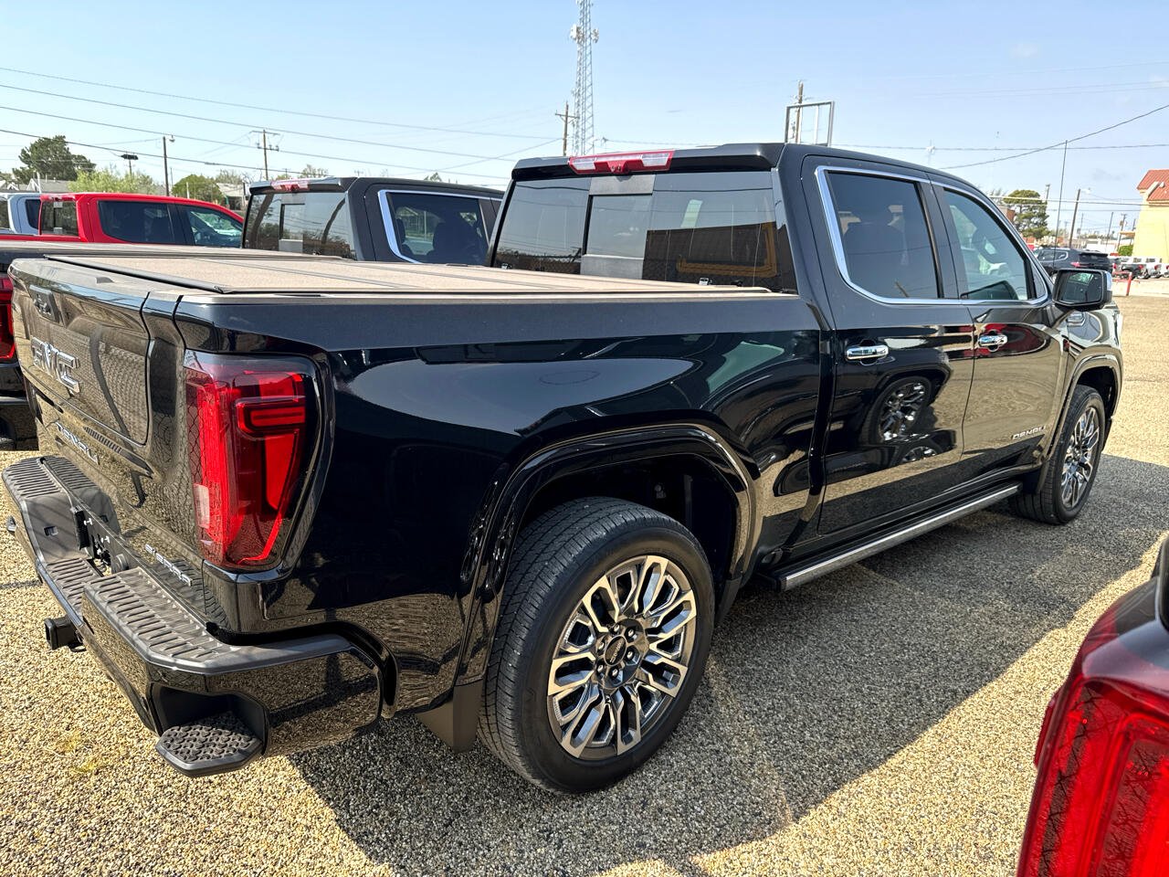 GMC Sierra 1500 Denali Ultimate Crew Cab 4WD 2025 GMC Sierra 1500 Denali Ultimate Crew Cab 4WD 2025