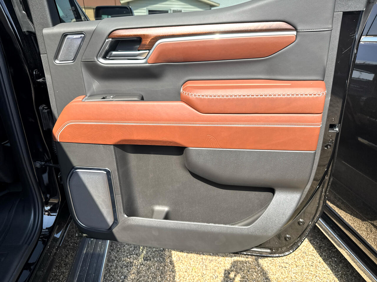 GMC Sierra 1500 Denali Ultimate Crew Cab 4WD 2025 GMC Sierra 1500 Denali Ultimate Crew Cab 4WD 2025