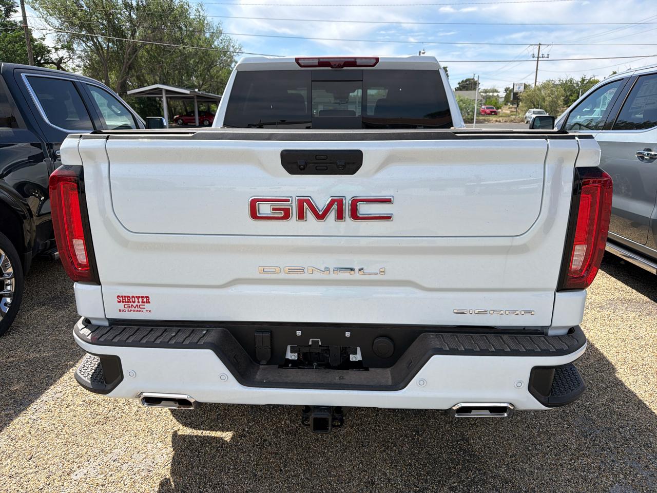 GMC Sierra 1500 Denali Crew Cab Short Box 4WD 2026