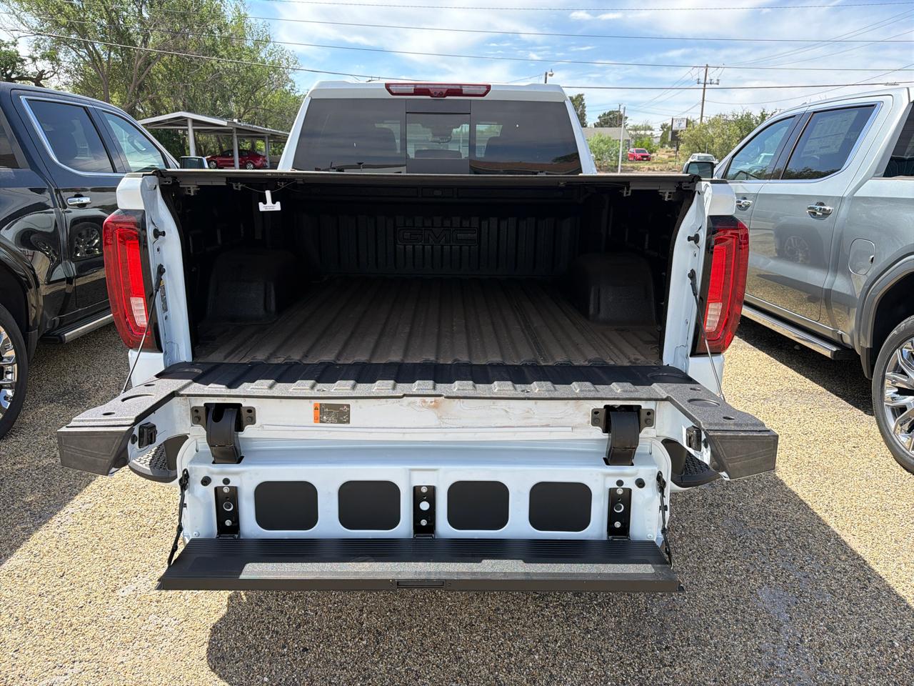 GMC Sierra 1500 Denali Crew Cab Short Box 4WD 2026