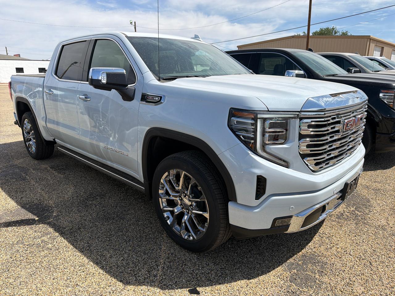 GMC Sierra 1500 Denali Crew Cab Short Box 4WD 2026