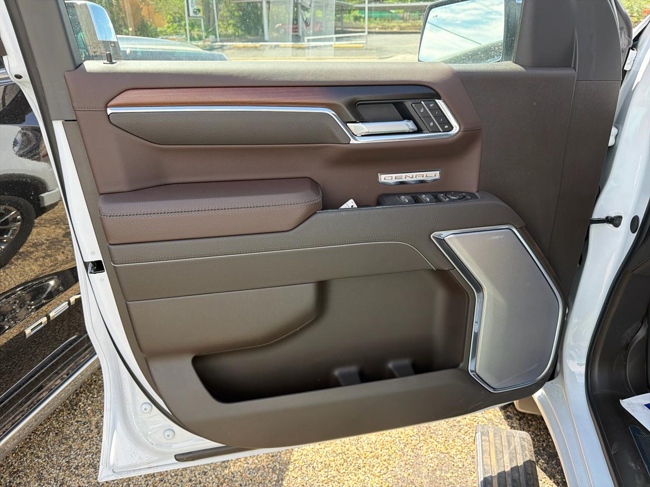 GMC Sierra 1500 Denali Crew Cab Short Box 4WD 2026