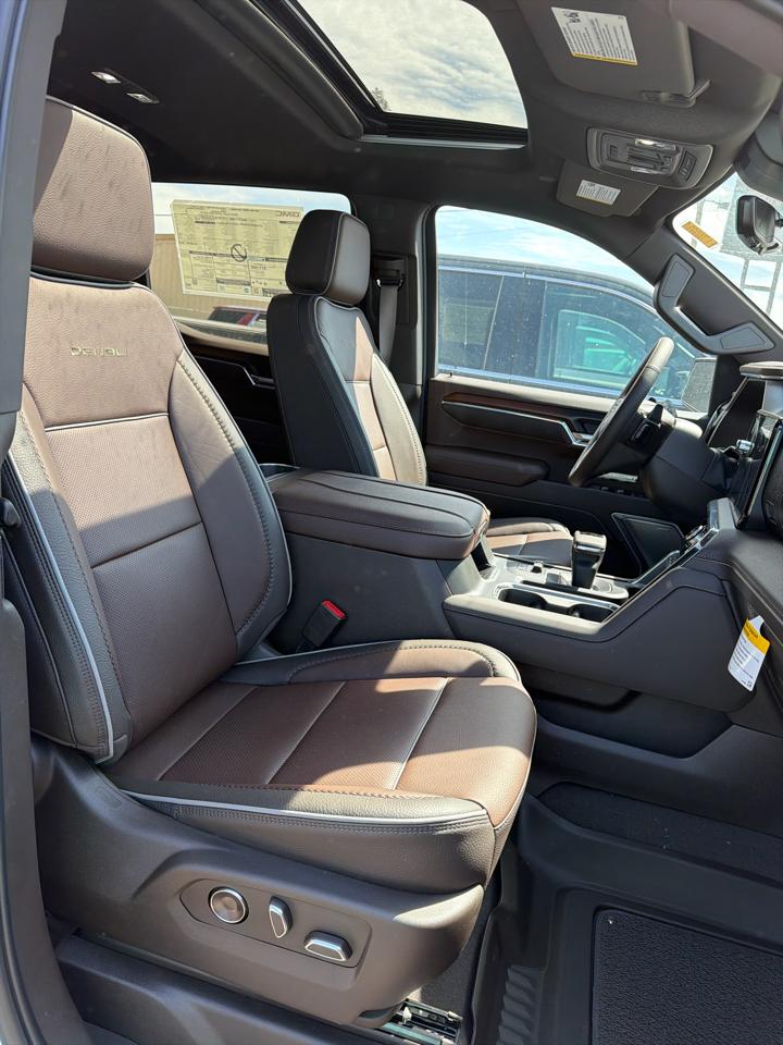 GMC Sierra 1500 Denali Crew Cab Short Box 4WD 2026
