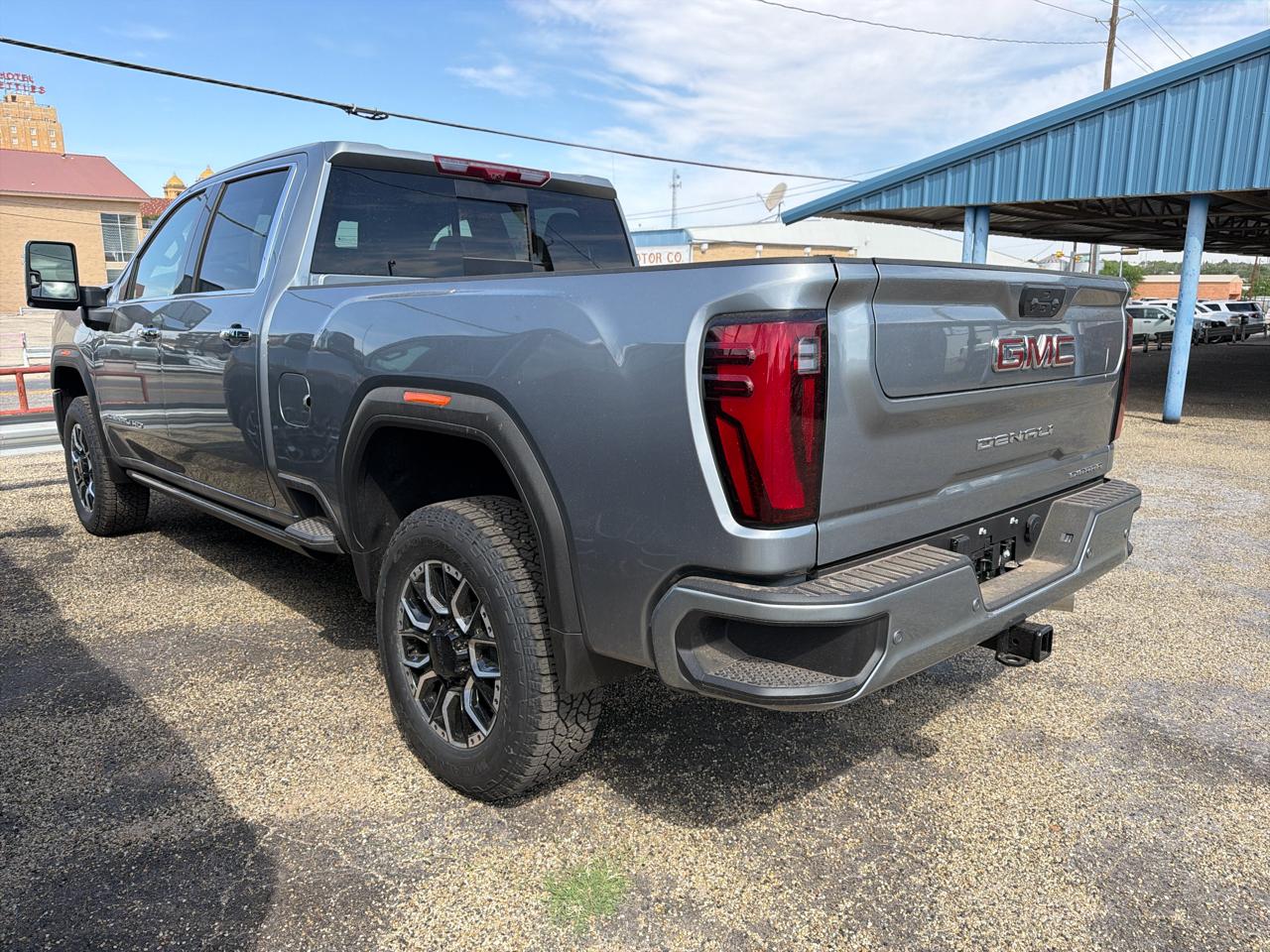 GMC Sierra 2500HD Denali Crew Cab 4WD SB 2026