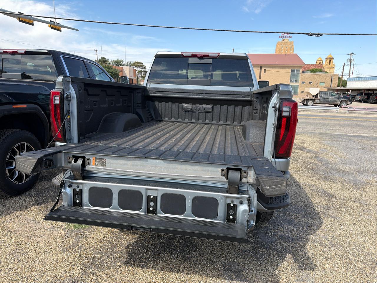 GMC Sierra 2500HD Denali Crew Cab 4WD SB 2026