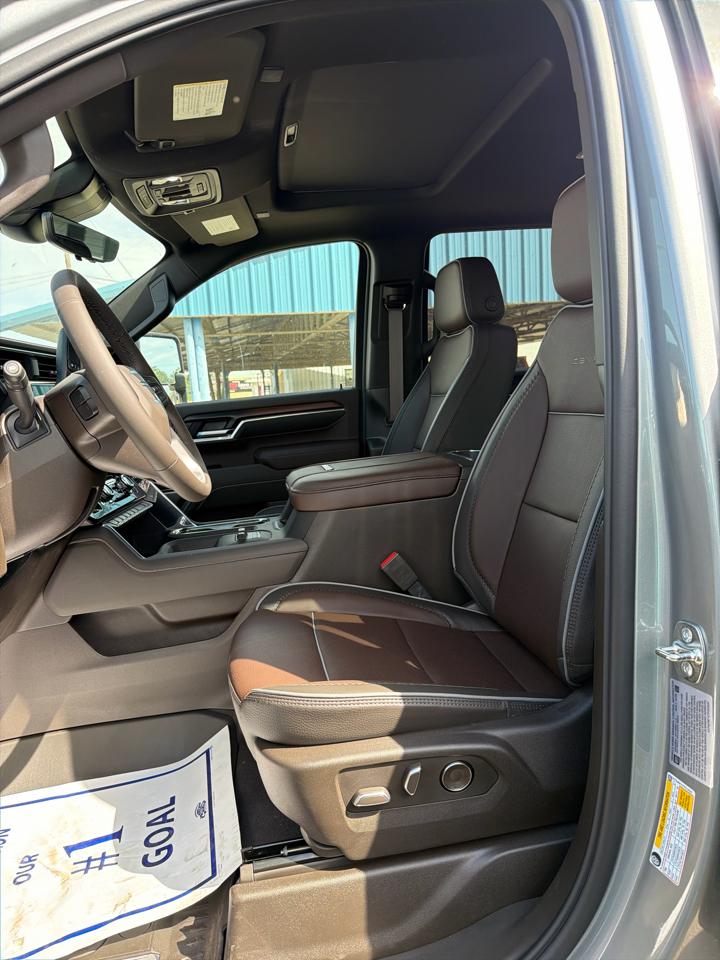 GMC Sierra 2500HD Denali Crew Cab 4WD SB 2026