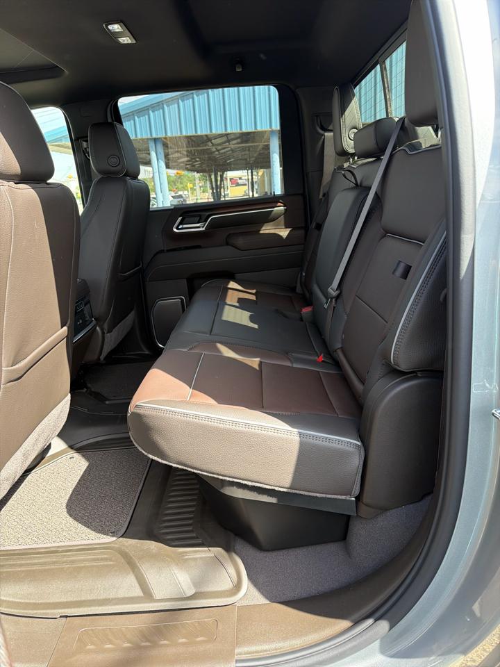 GMC Sierra 2500HD Denali Crew Cab 4WD SB 2026