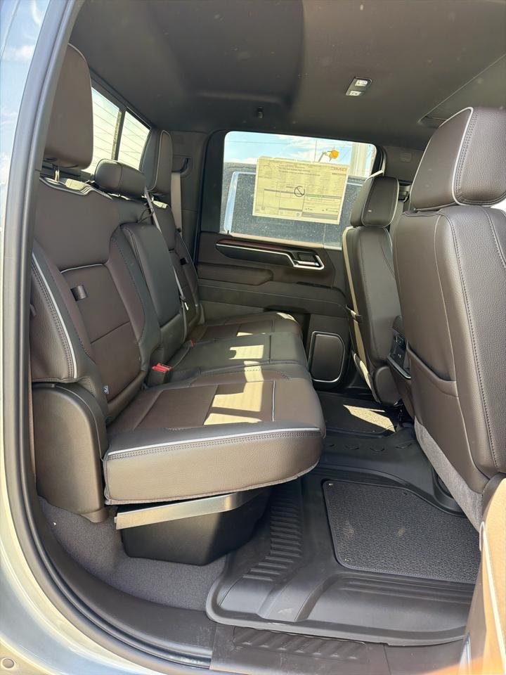 GMC Sierra 2500HD Denali Crew Cab 4WD SB 2026