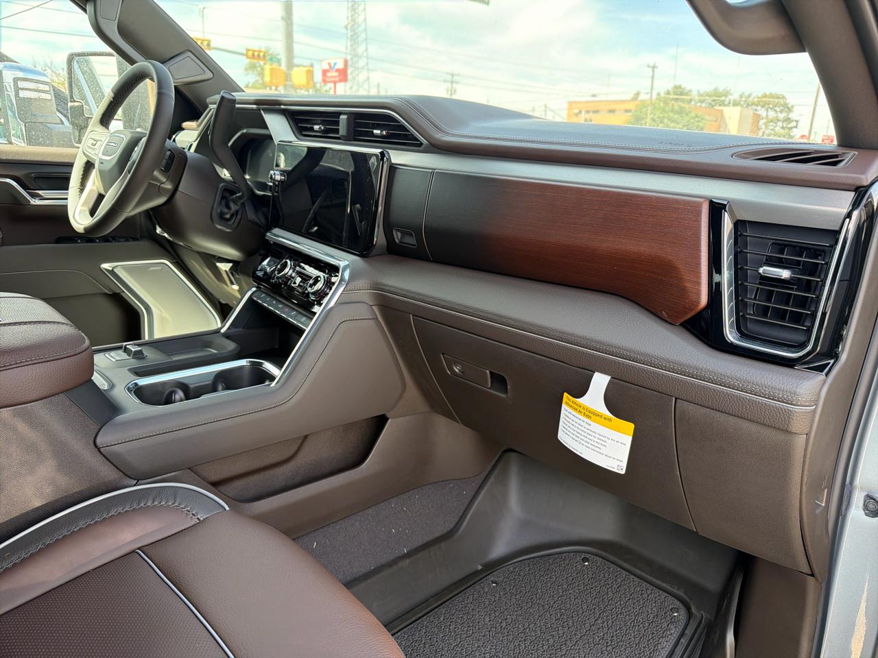 GMC Sierra 2500HD Denali Crew Cab 4WD SB 2026