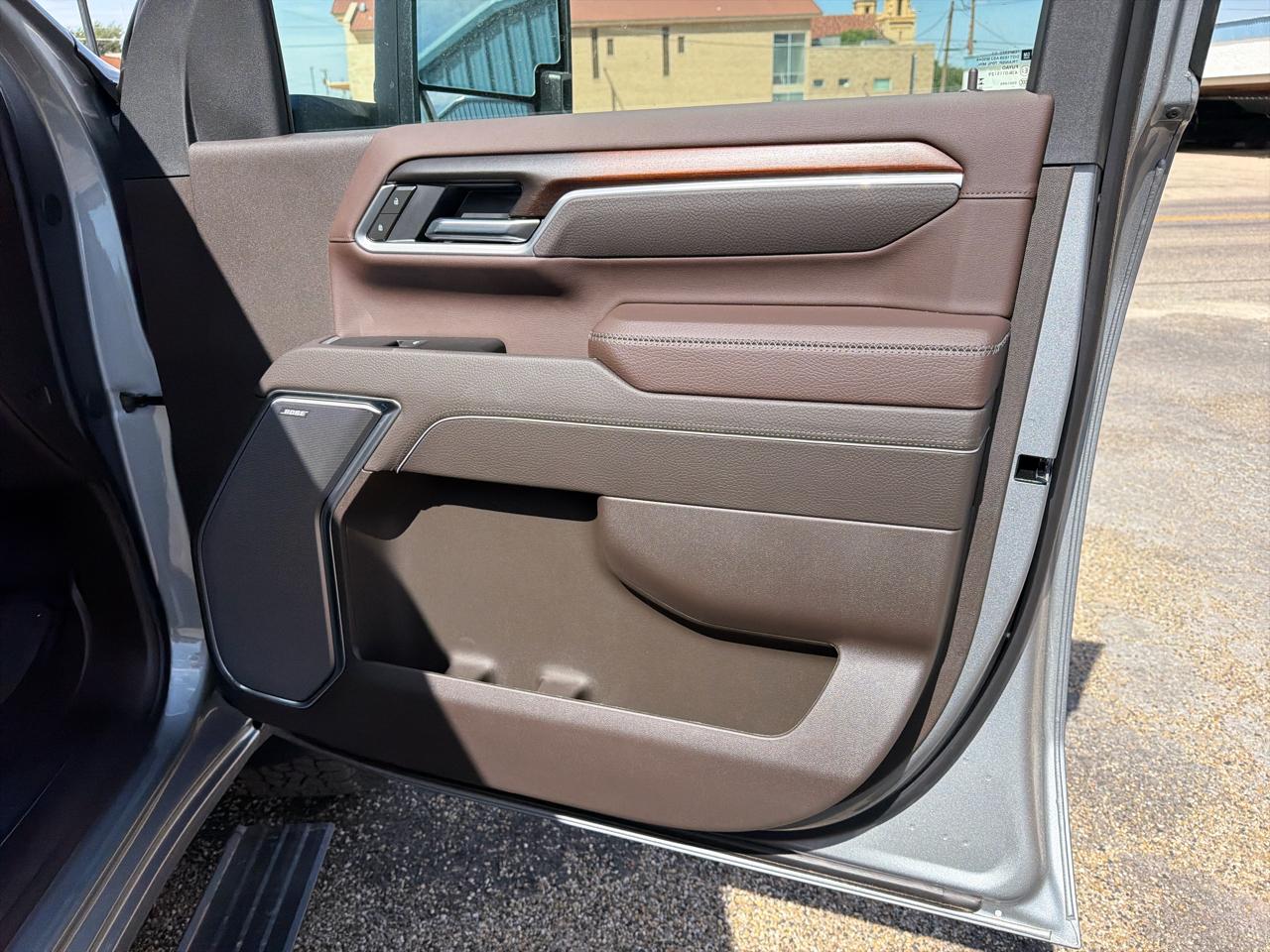 GMC Sierra 2500HD Denali Crew Cab 4WD SB 2026