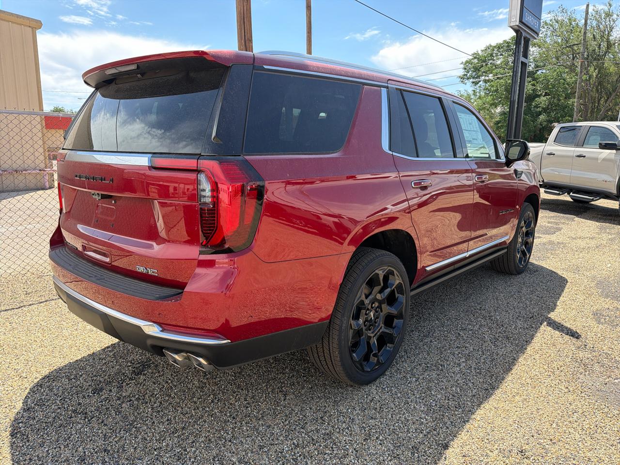 GMC Yukon Denali 4WD 2026