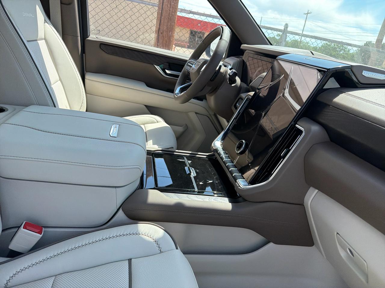 GMC Yukon Denali 4WD 2026