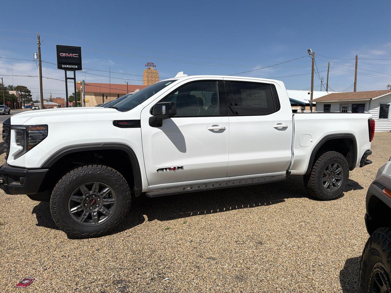 GMC Sierra 1500 AT4X Crew Cab 4WD 2026