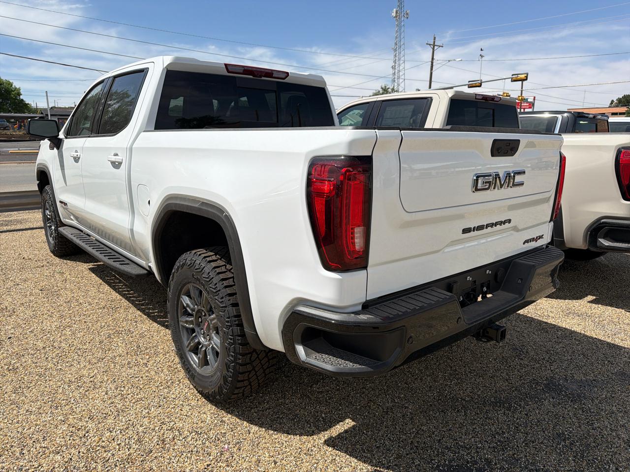 GMC Sierra 1500 AT4X Crew Cab 4WD 2026