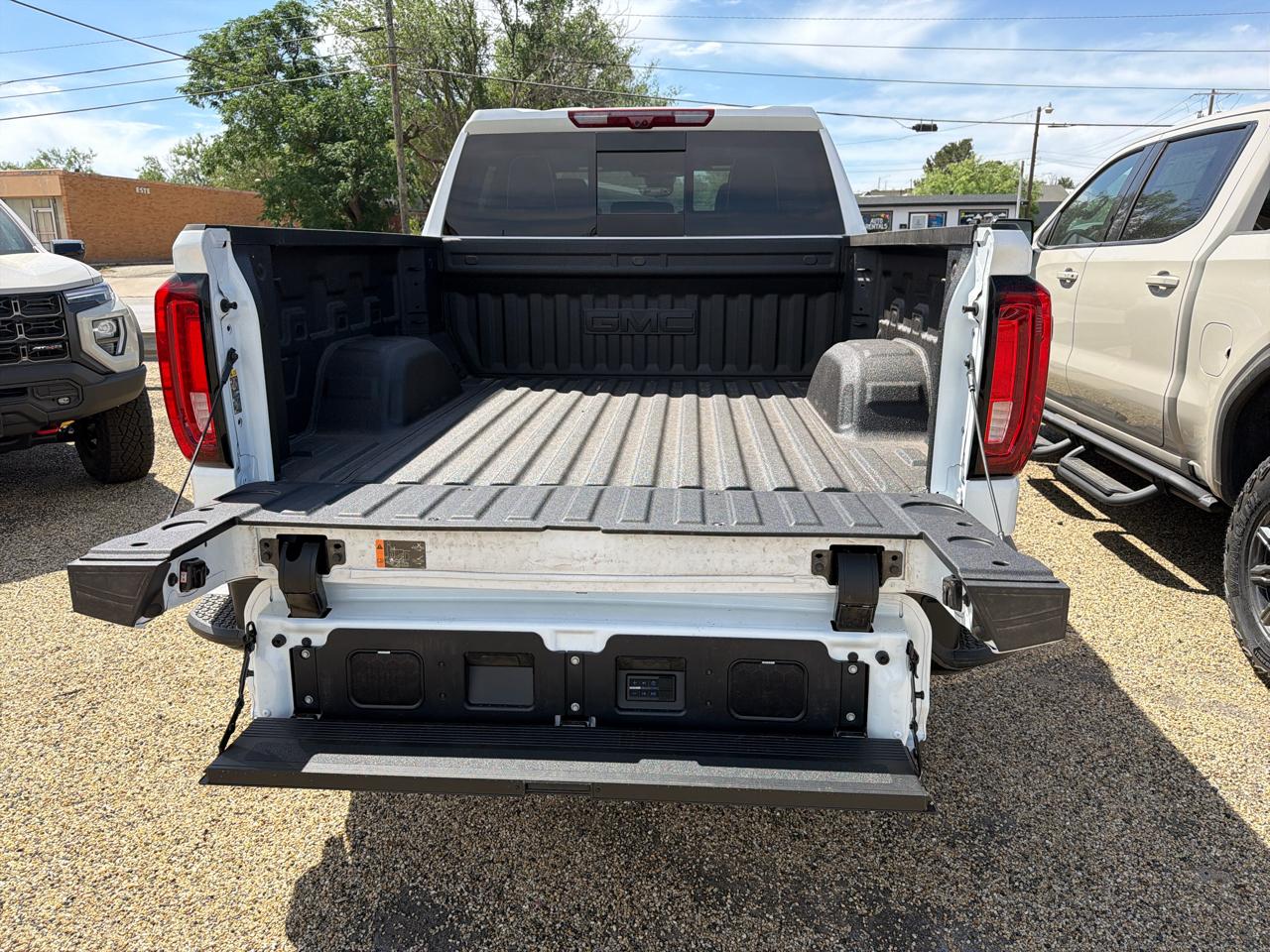 GMC Sierra 1500 AT4X Crew Cab 4WD 2026