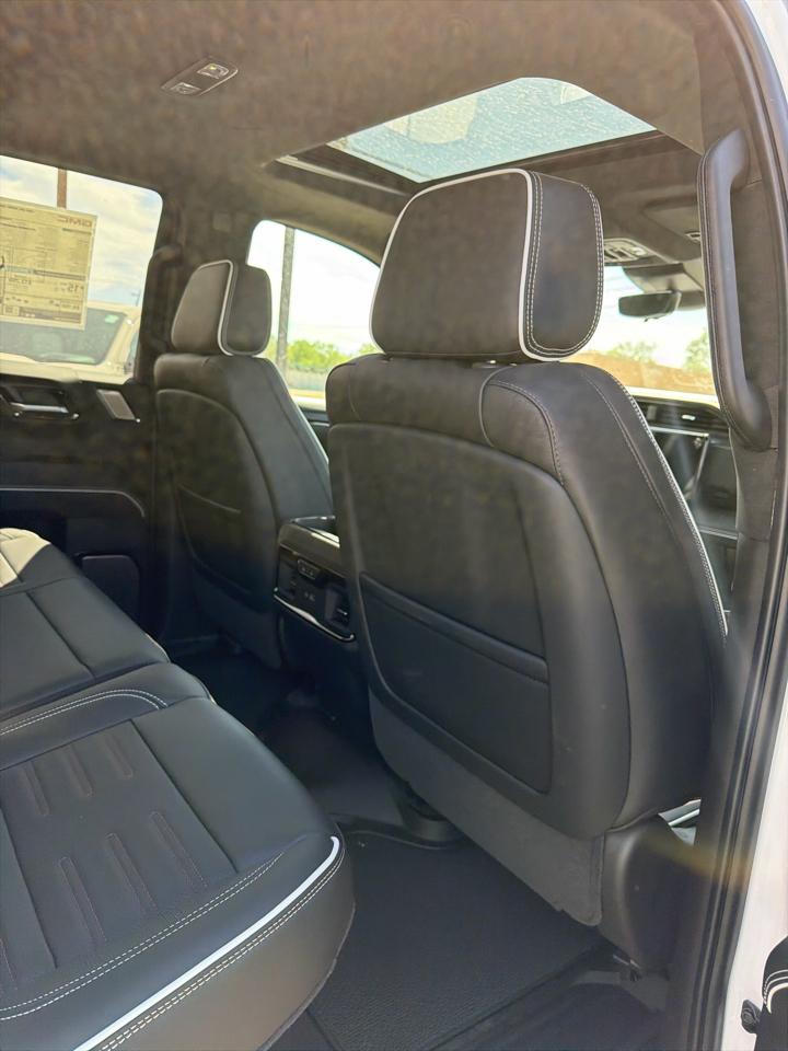 GMC Sierra 1500 AT4X Crew Cab 4WD 2026