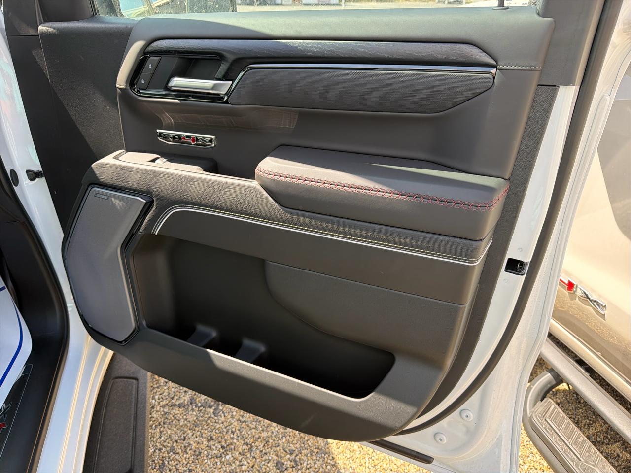 GMC Sierra 1500 AT4X Crew Cab 4WD 2026