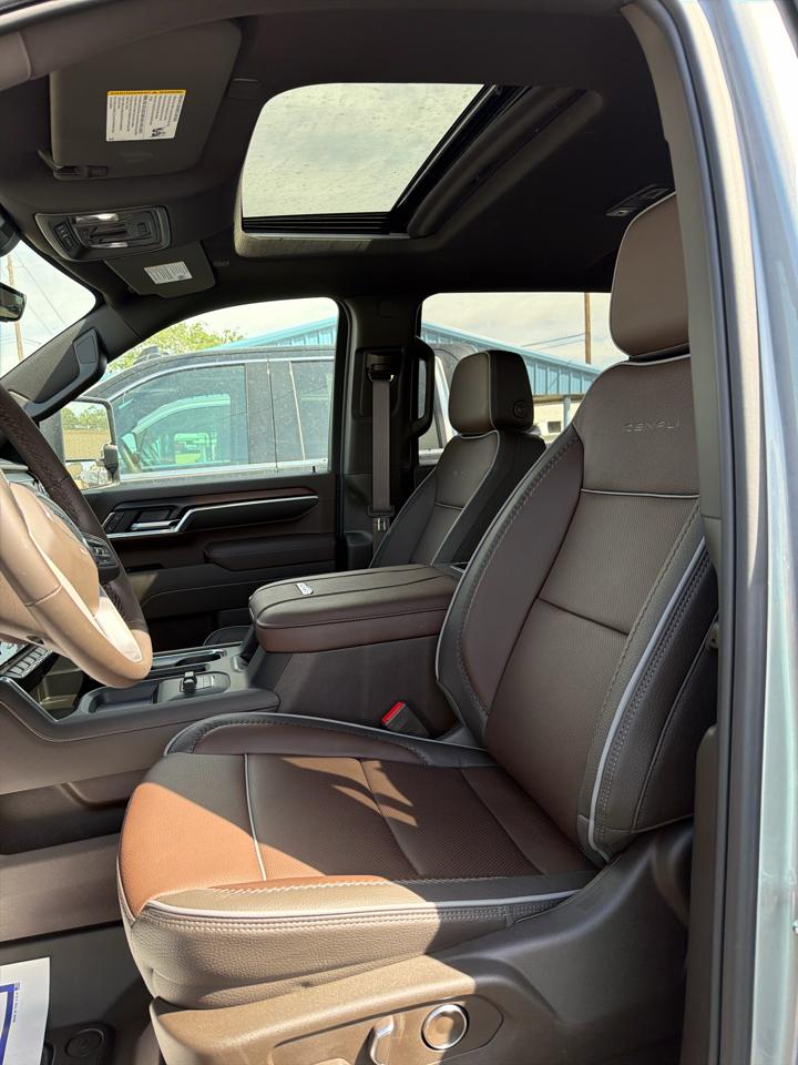 GMC Sierra 2500HD Denali Crew Cab 4WD SB 2026