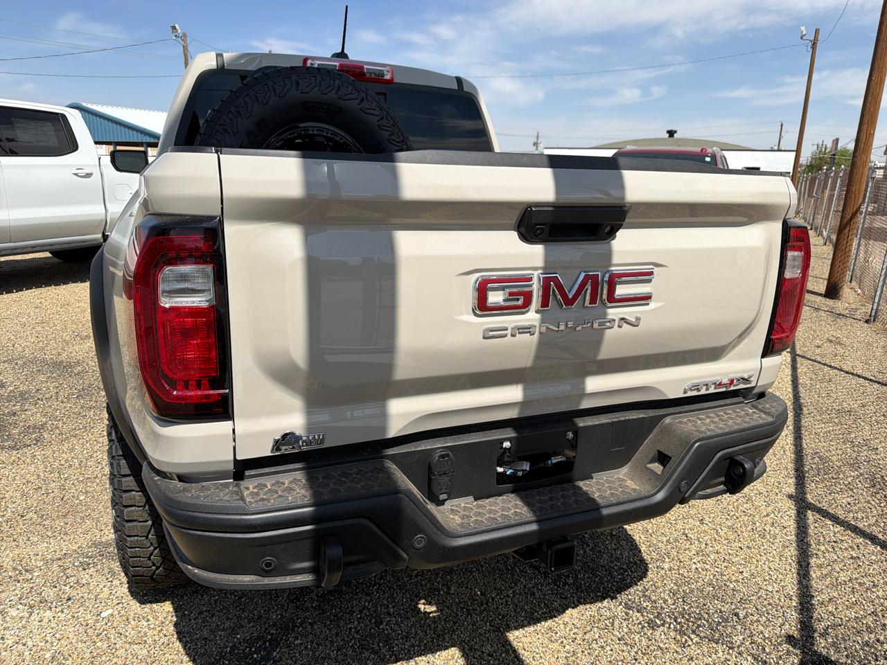 GMC Canyon AT4X Crew Cab 4WD 2026