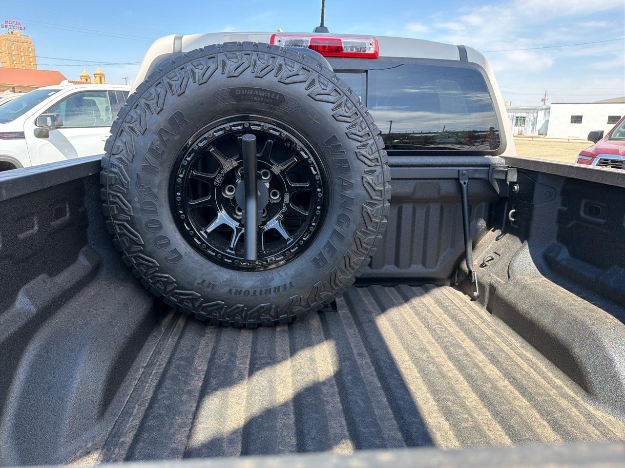 GMC Canyon AT4X Crew Cab 4WD 2026