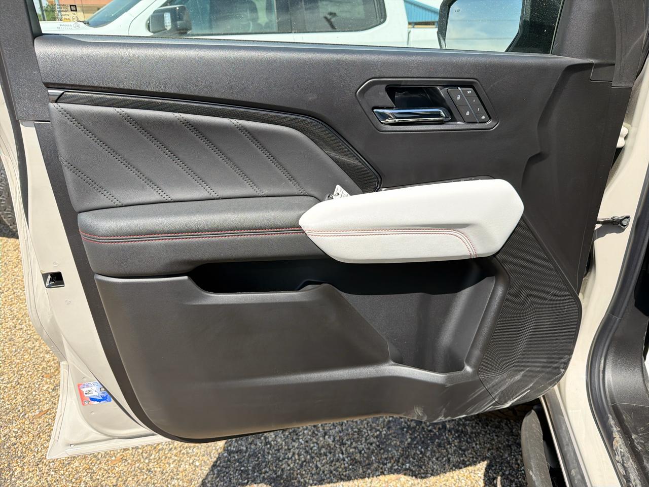 GMC Canyon AT4X Crew Cab 4WD 2026