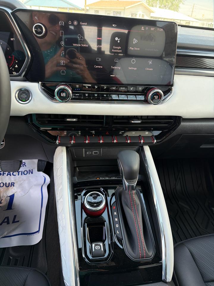 GMC Canyon AT4X Crew Cab 4WD 2026