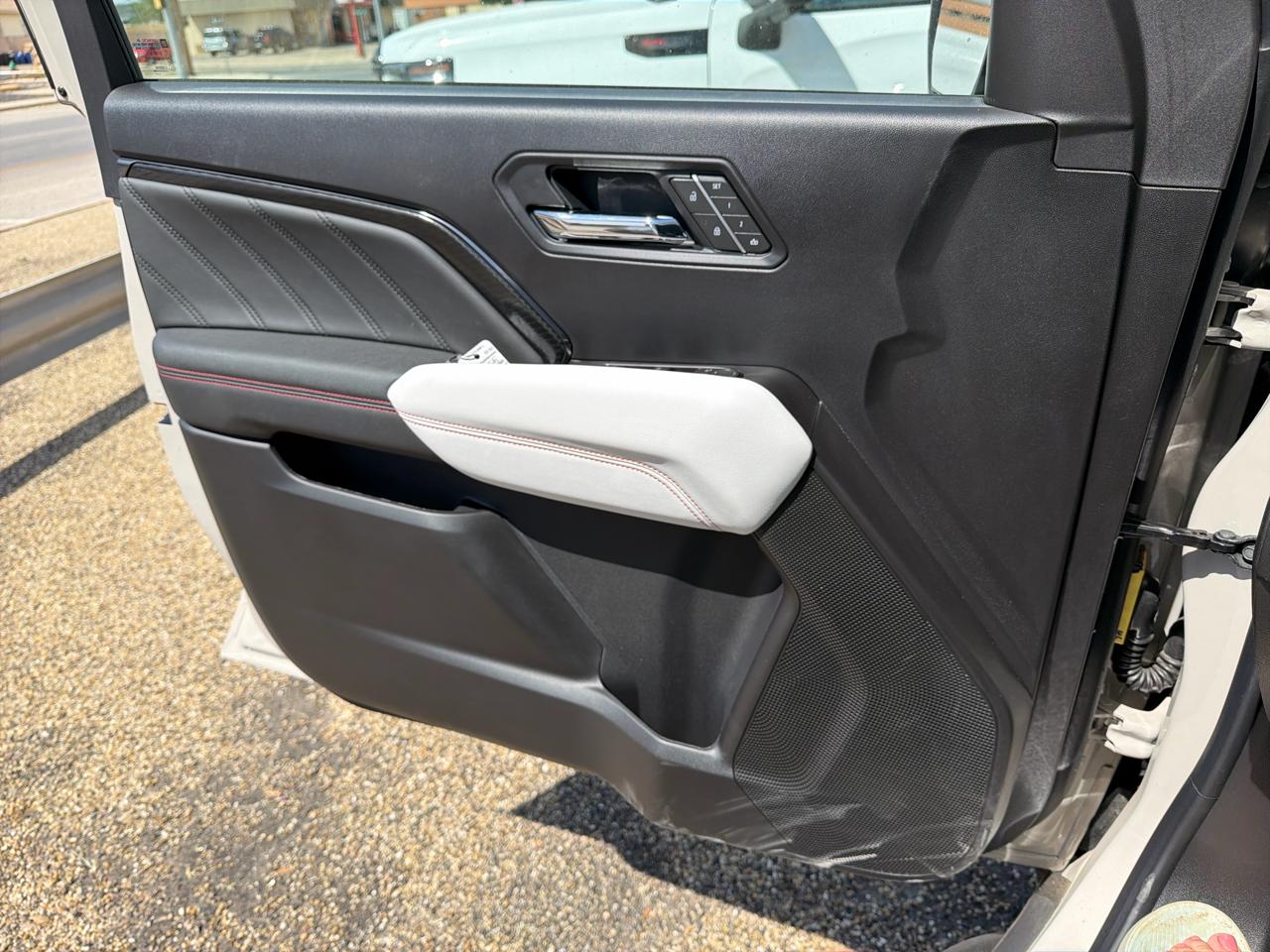 GMC Canyon AT4X Crew Cab 4WD 2026