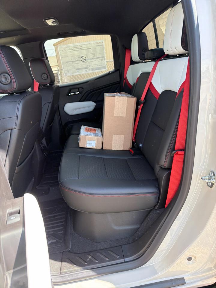 GMC Canyon AT4X Crew Cab 4WD 2026