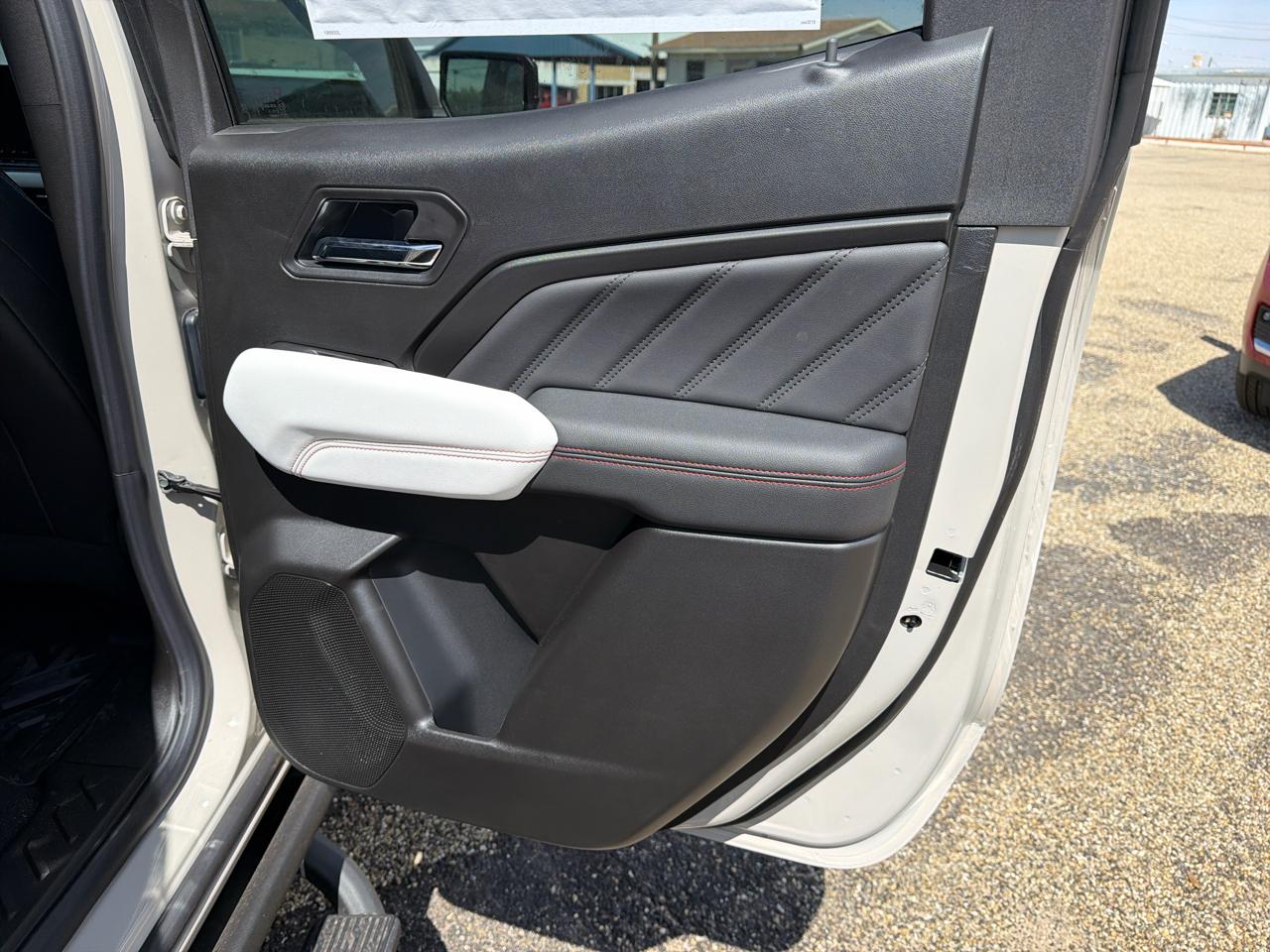 GMC Canyon AT4X Crew Cab 4WD 2026