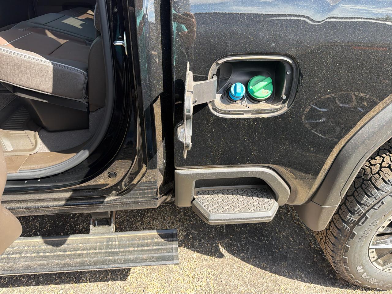 GMC Sierra 2500HD Denali Crew Cab 4WD SB 2026