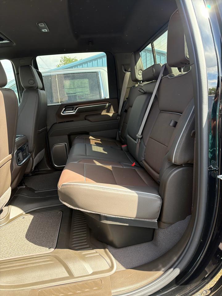 GMC Sierra 2500HD Denali Crew Cab 4WD SB 2026