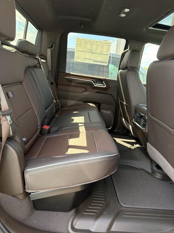 GMC Sierra 2500HD Denali Crew Cab 4WD SB 2026